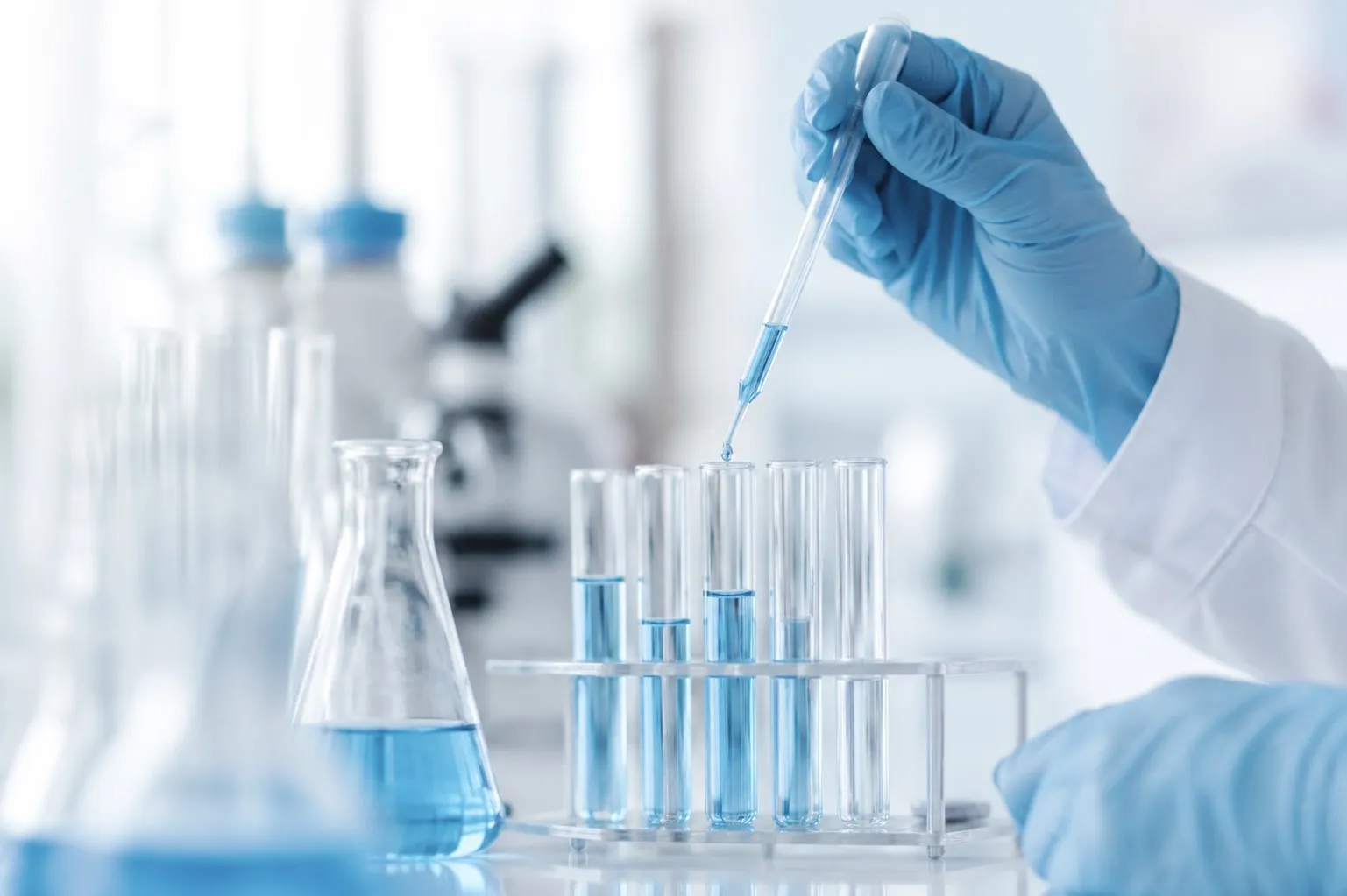 Laboratorijska oprema in kemikalije podjetja Itrij